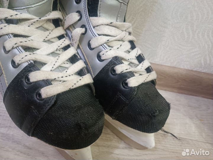 Хоккейные коньки