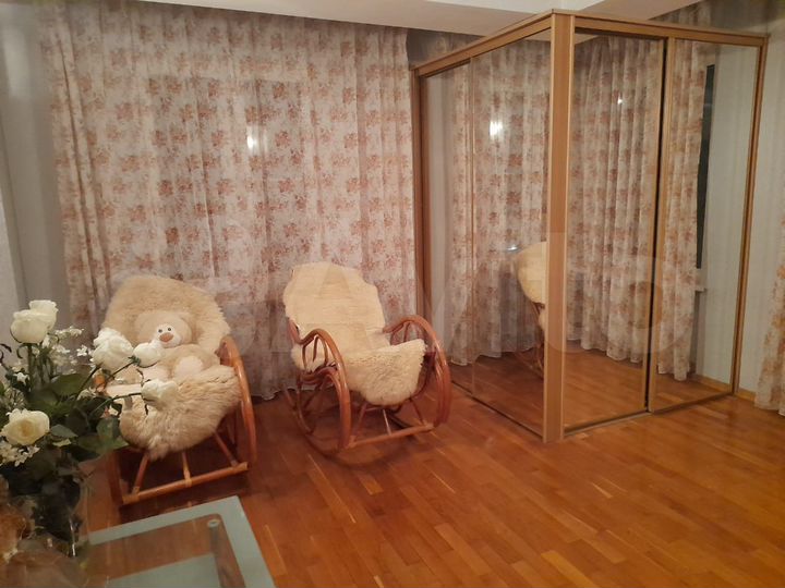 2-к. квартира, 85 м², 4/4 эт.