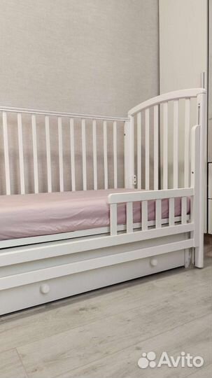 Детская кроватка с маятником и ящиком+доп. бортик