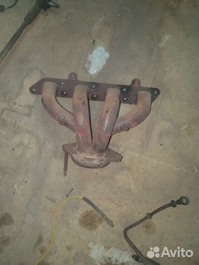 Выпускной коллектор на Вольво s40 97г