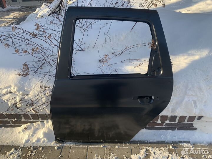 Дверь задняя левая на Renault Duster 1
