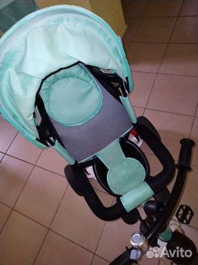 Детский велосипед с ручкой