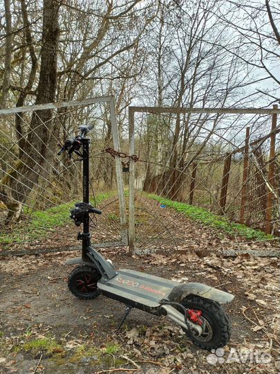 Внедорожный полноприводный Kugoo G-booster 48V23AH