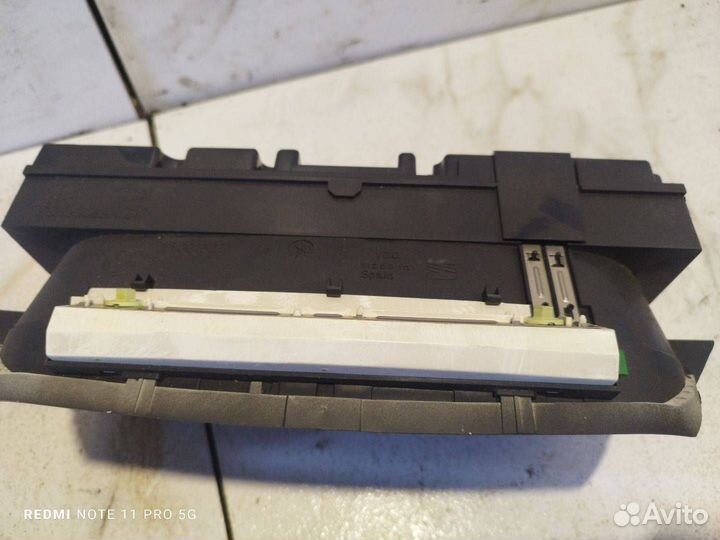 Панель приборов (щиток) Volkswagen Polo 3 6KV2