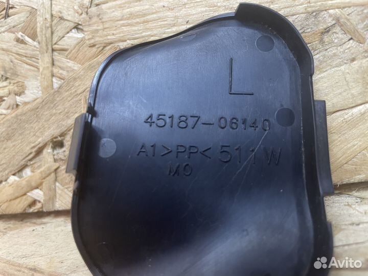 Заглушка левая в руль Toyota Camry 50