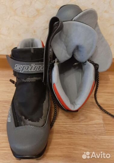 Лыжные ботинки