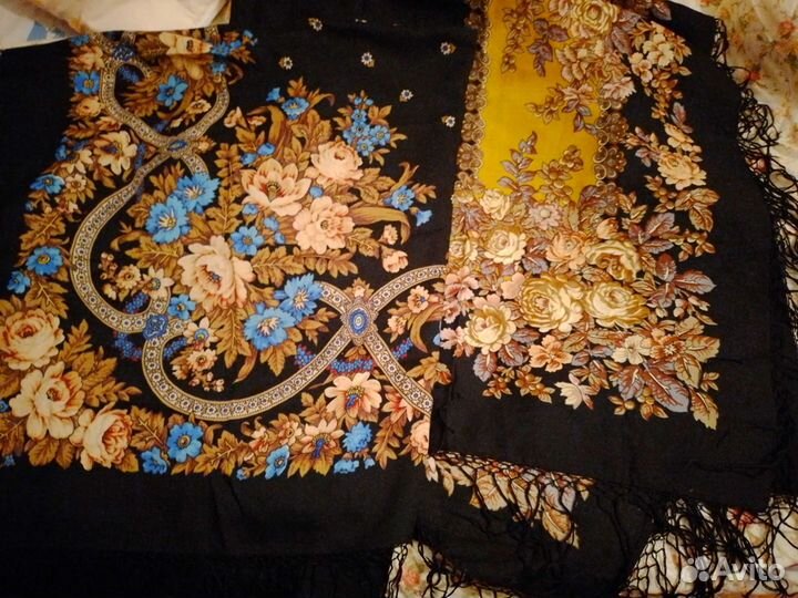 Платки- шали павловопосадские СССР,ч/ш новые 148см