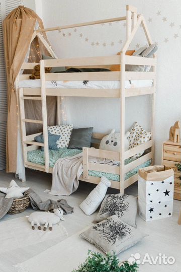 Кровать двухьярусная из массива сосны