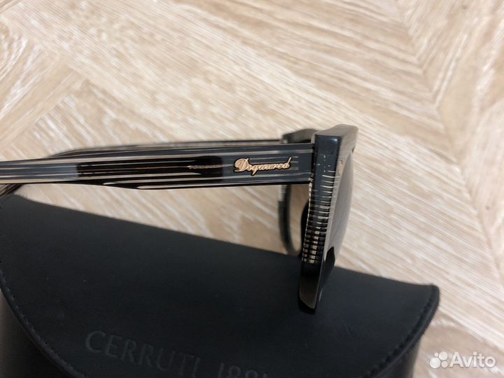 Солнечные очки женские