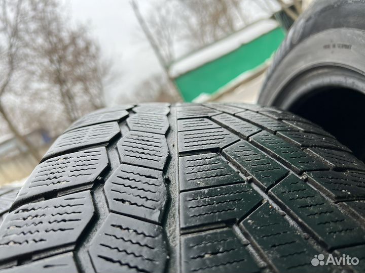 Continental CrossContact UHP E 235/60 R17 106Q