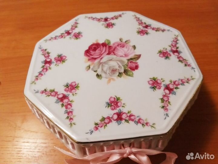 Тортовница с лопаткой 