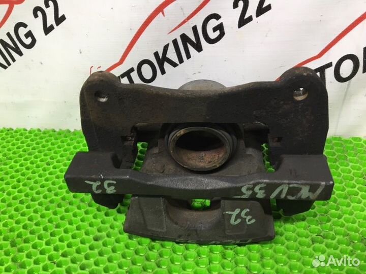 Суппорт тормозной передний правый Toyota Harrier