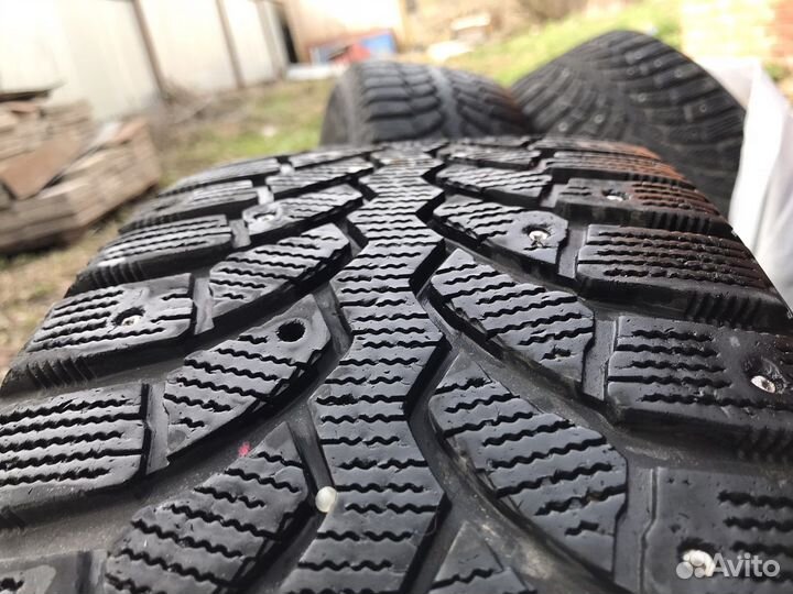 Bridgestone Blizzak Spike-01 205/60 R16 92