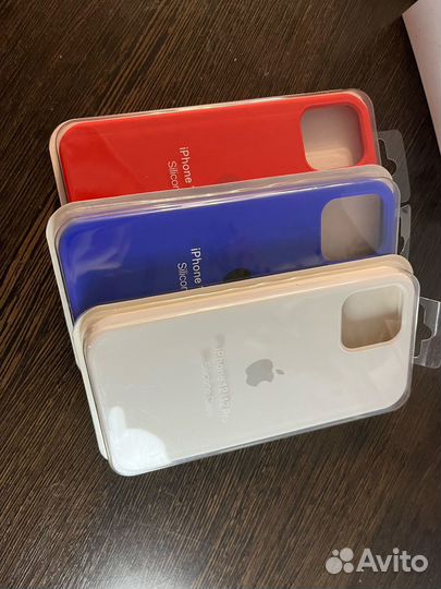 Силиконовый чехол на iPhone