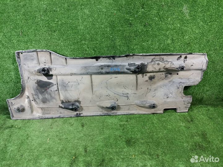 Защита днища кузова правая Volkswagen Sharan 7N