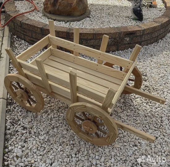Декоративная телега для цветов