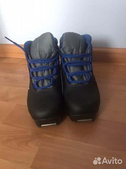 Лыжные ботинки детские 32 размер