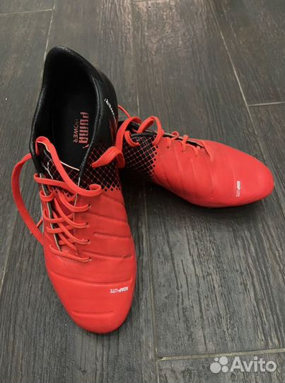 Футбольные бутсы puma