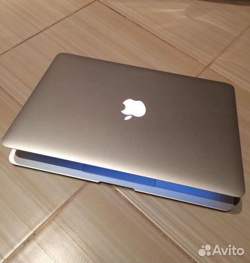 Apple Macbook Air 13 mid 2014 Core i5 4GB 256 Gb S