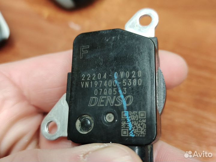 Датчик расхода воздуха Тойота 222040v020