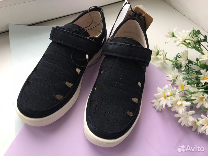 Обувь для мальчика новая