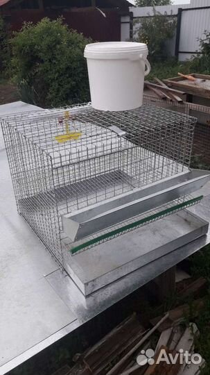 Поддоны для клеток, кормушки