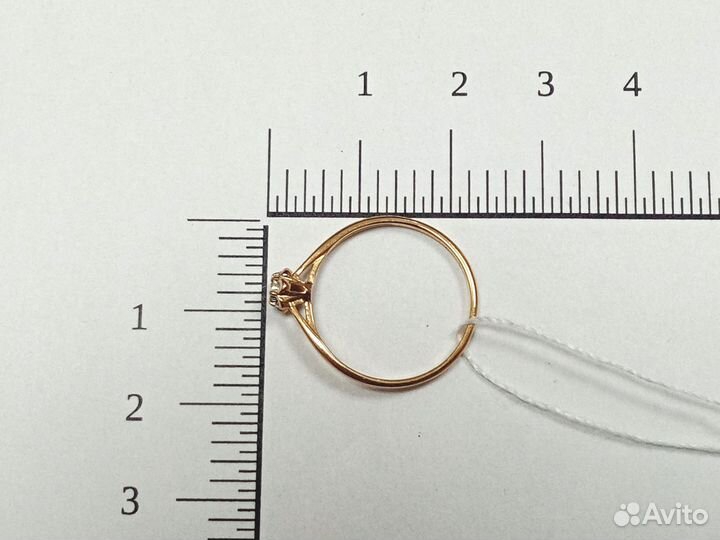 Золотое кольцо с бриллиантом 16,5р