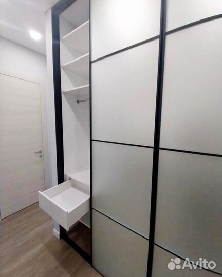 Современный шкаф купе