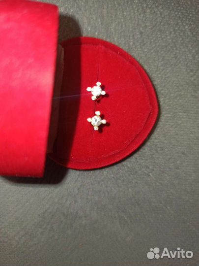 Золотые серьги с бриллиантами 585