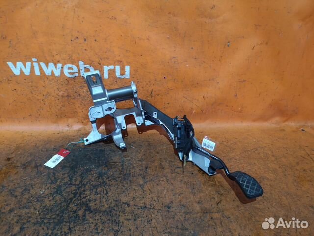 Педаль подачи топлива 8E2721523E на Audi A4 8ealt
