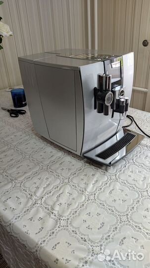 Продаем кофемашину Jura J90 Briliant Silver