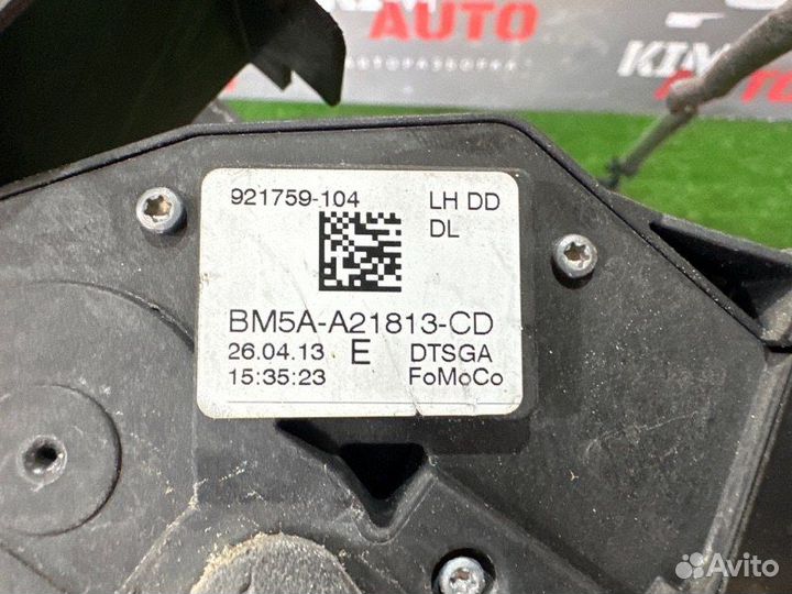 Замок двери передний левый Ford Focus 3 седан 2.0L