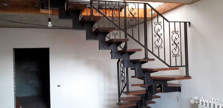 Лестница забежная под ключ