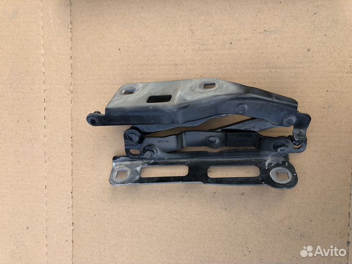 Петля капота левая Mercedes W167 X167