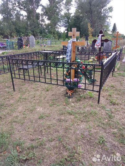 Оградки на кладбище