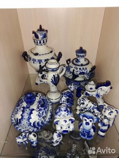 Гжель много