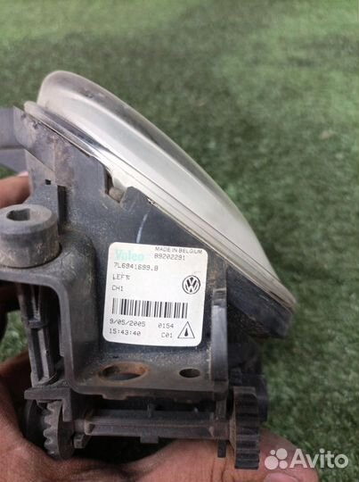 Фара противотуманная левая VW Touareg 2002-2010