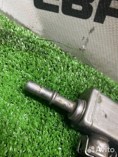 Топливная рейка с форсунками Ford Mondeo седан