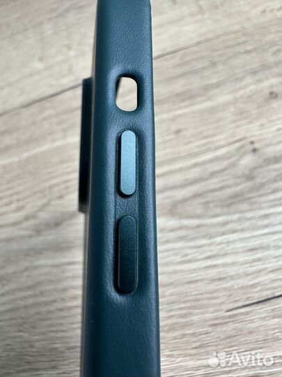 Кожанный чехол для iPhone 14 pro