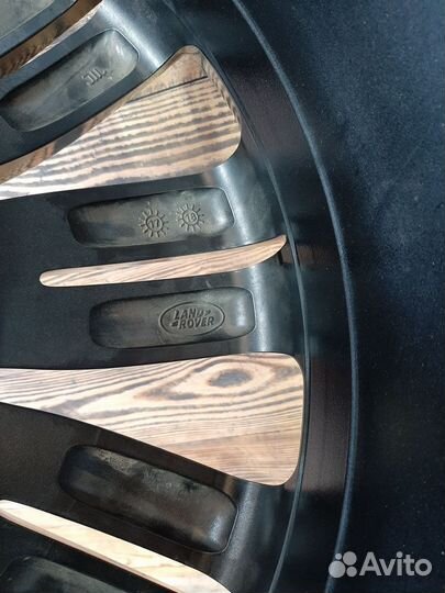 Комплект оригинальных колес R22 для Renge Rover