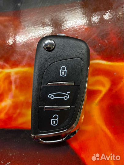 Ключ Nissan Note