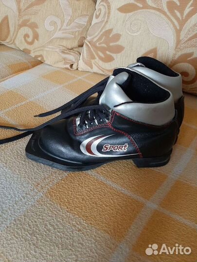 Лыжные ботинки 31 размер + крепление