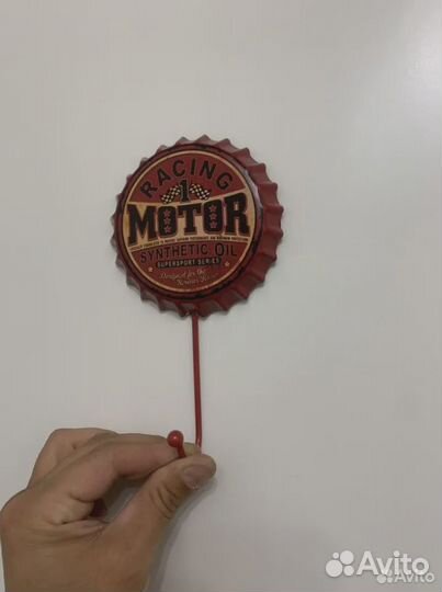 Вешалка-крючок Пивная пробка в стиле лофт на стену