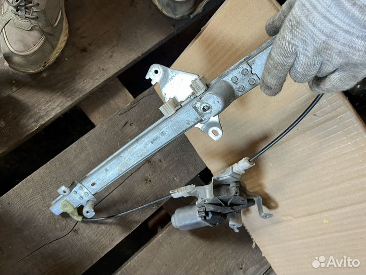 Стеклоподъемник задний nissan Primera P12