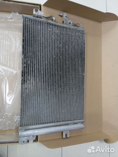 Радиатор кондиционера Opel Zafira B 93178958
