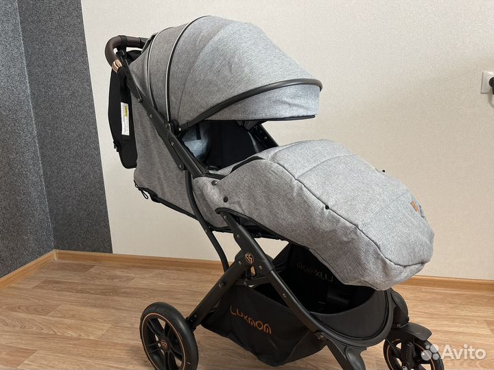 Новая прогулочная коляска luxmom