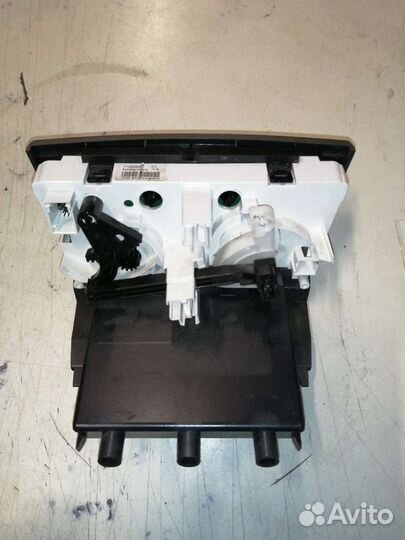 Блок управления отопителем Peugeot 308