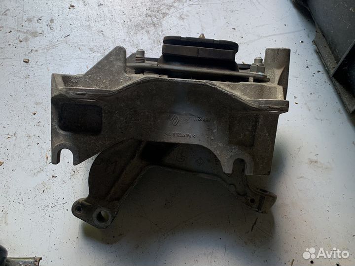 Подушка кпп laguna 3 1,5