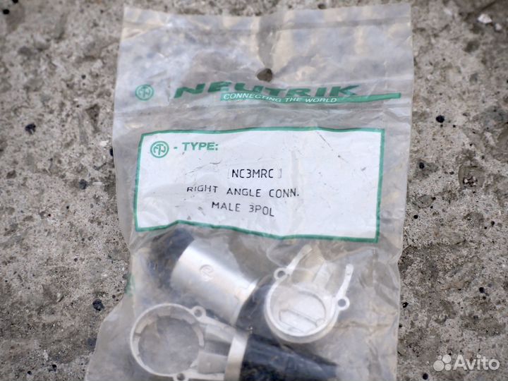 Neutrik NC3MRC угловой XLR