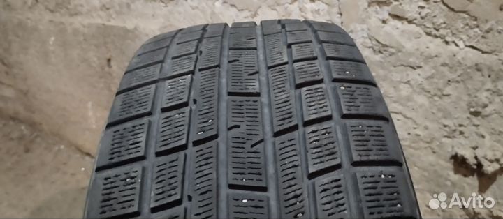 Yokohama Ice Guard IG30 215/50 R17